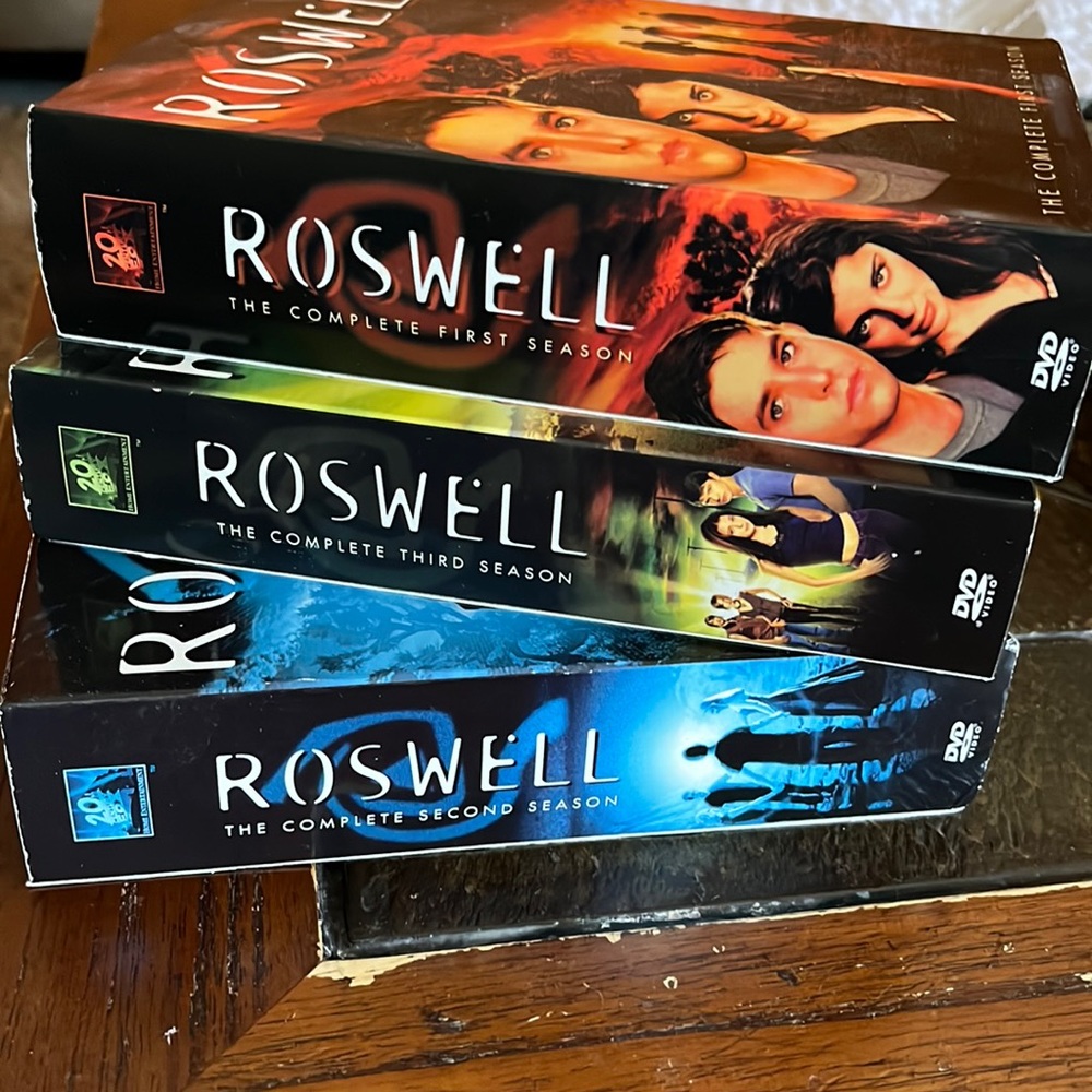 DVD Collection in Excellent Condition. Complete season’s 1 thru 3. Roswell